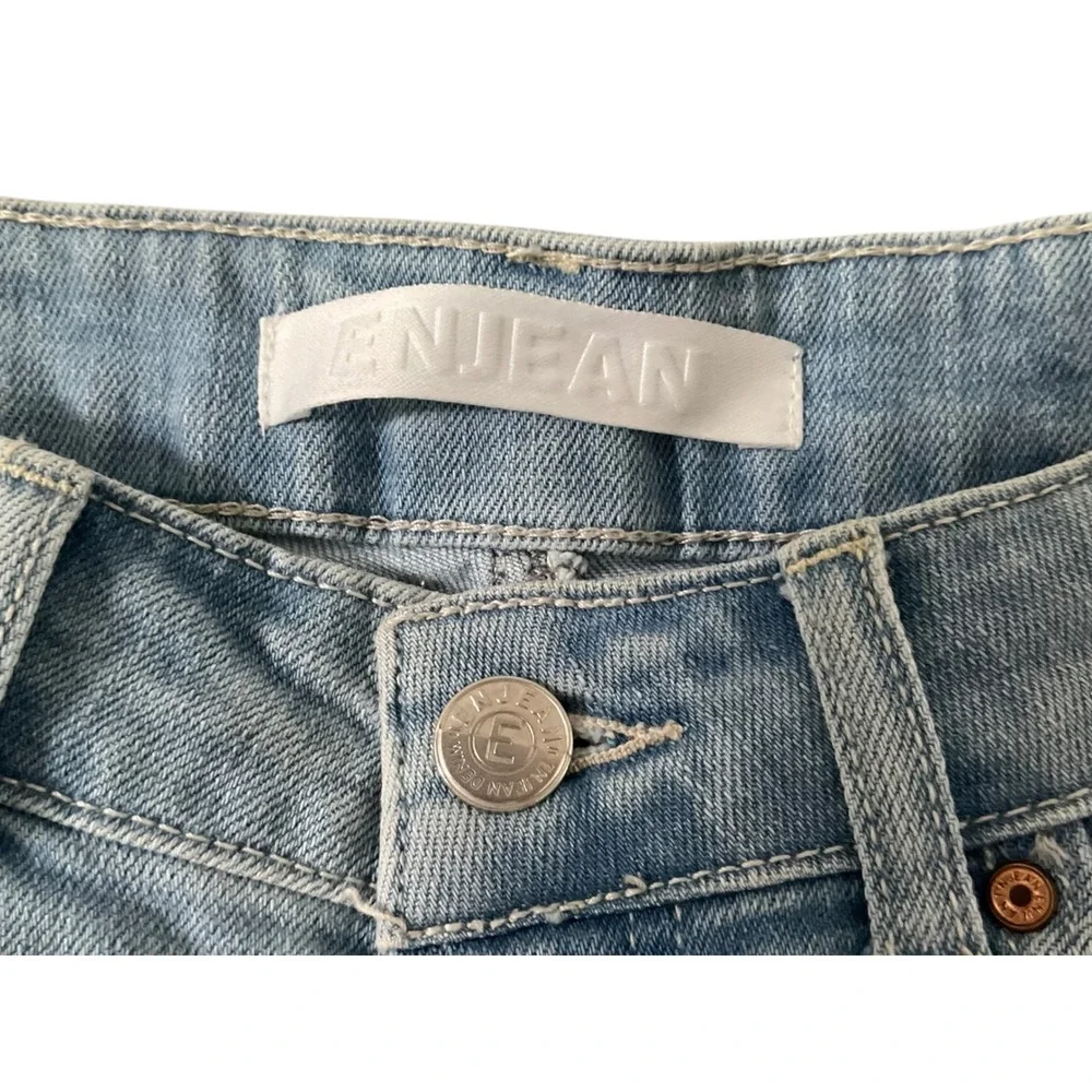 Enjean Womens High Rise Distressed Denim Shorts Light‎ Wash Frayed Hem Size M